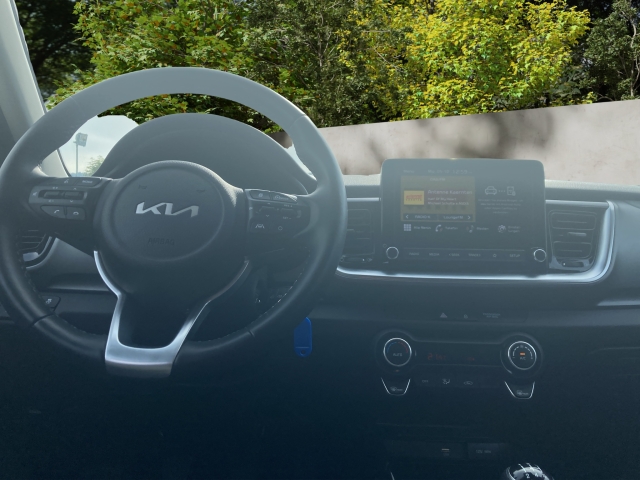 KIA STONIC SILBER 1.2 DPI MT5 84